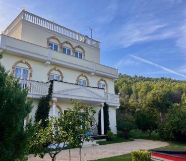 Qerek Villa | Vila Dy Bukurite