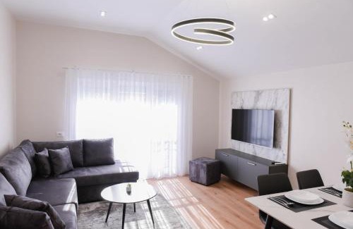Shkoder Apartment | Vila Kazazi Apartments - 3 Modern Stays - Central Location Shkodër