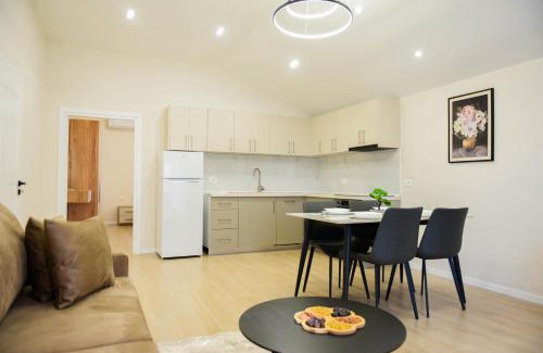 Shkoder Apartment | Vila Kazazi Apartments - 3 Modern Stays - Central Location Shkodër