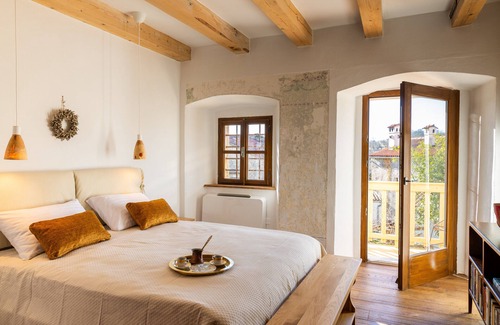 Slap House | Vila Kobdilj 1835 – Room Oliva | Sunlit Balcony Room