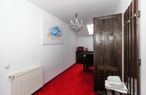 Sirnea House | Vila Luca