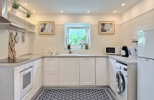 Parede Apartment | Vila Maria Apartement with a private garden and walking distance to the Ocean