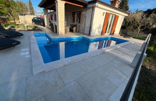 Farini Villa | Vila Milanezi