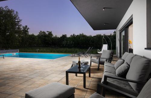 Divsici Villa | Vila Nora with heated pool