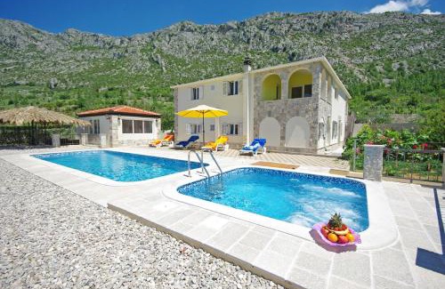 Vrgorac House | Vila Nova with private heating pool and jacuzzi