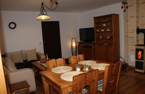 Makov Villa | Vila Pohoda - Apartmán s vonkajšou terasou a záhradou