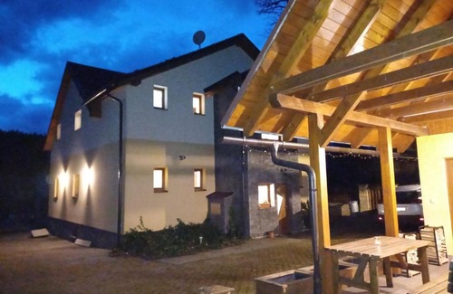 Makov Villa | Vila Pohoda - Apartmán s vonkajšou terasou a záhradou
