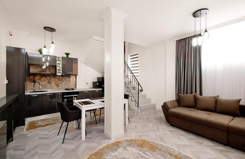 Galati Villa | VILA REYNA