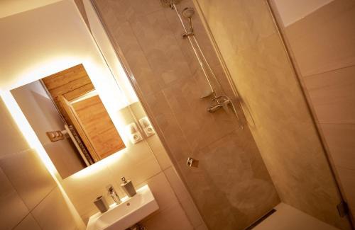 Nova Lesna House | Vila Somani