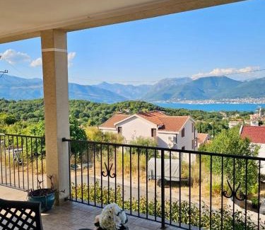 Radovici Villa | Vila Tivat Luštica Radovici BBQ & See