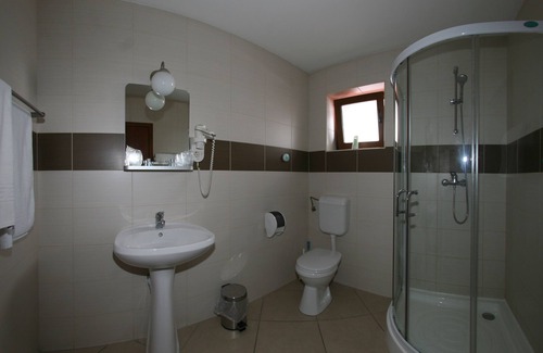 Otopeni Hotel | Vila Toparceanu