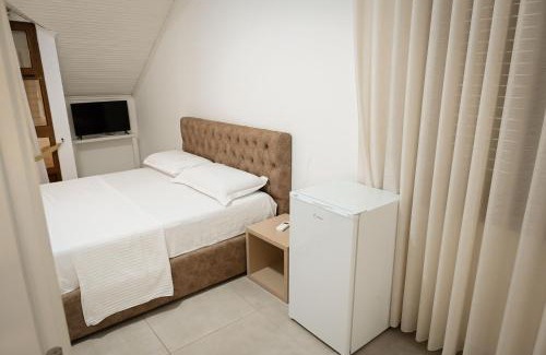 Shengjin Hotel | Vila Venezia