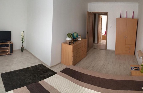 Hul House | Vila Vodica