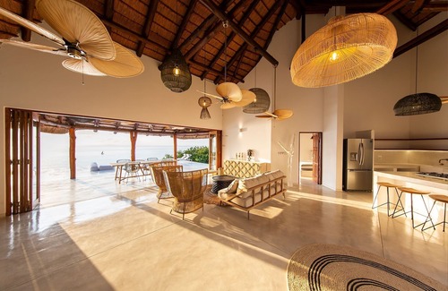 Vilanculos Villa | Vilankulo Oceanfront Villa With Private Pool & Beach Access