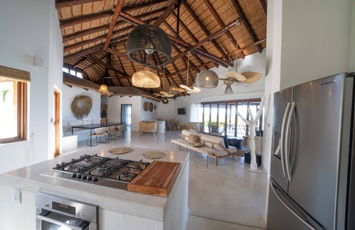 Vilanculos Villa | Vilankulo Oceanfront Villa With Private Pool & Beach Access