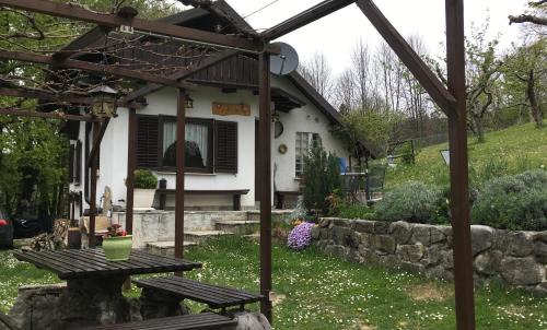 Kanal House | Vilijev Raj, a property with cottage in the countryside