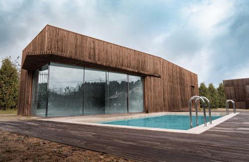 Paredes Villa | Villã - Casas de Campo