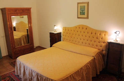 San Gregorio di Catania House | Villa San Bartolomeo - Yellow House
