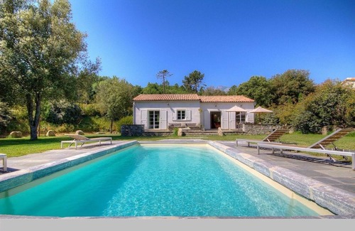 Poggio-di-Venaco House | Villa à la Montagne,piscine,domaine 20ha,rivière