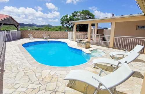 Sainte-Anne Villa | Villa à Sainte Anne M041C 8 personnes 3 chambres avec piscine