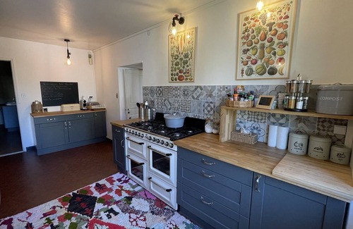 Champlitte House | Villa 1828, sleeps 25, pétanque, swimming pool, billiards, table soccer