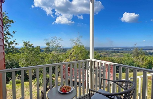 Mount View Villa | Villa 2 @ Bimbadeen Estate - Split level villa for 2 with the best views in the valley