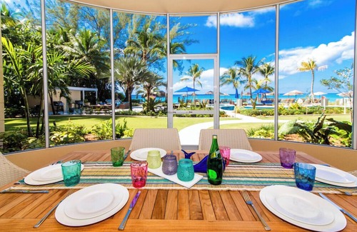 Seven Mile Beach Villa | Villa 2, Ground floor, 3 bedroom, 3 bathroom, oceanfront, fully equipped.