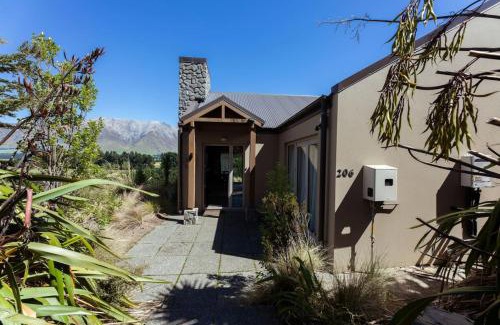 Windwhistle Apartment | Villa 206 - Front Row Golf Views, Terrace Downs