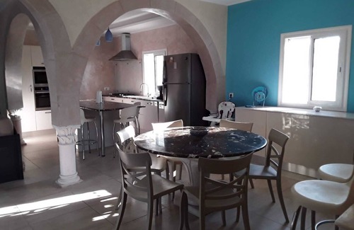 Aghir Villa | Villa 250 m2 470 m from the beach - swimming pool - jacuzzi - located Djerba