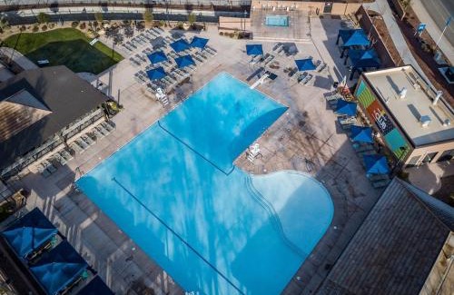 Bloomington House | Villa 27 - 4 Bedroom Townhome! Pool and Hot Tub!
