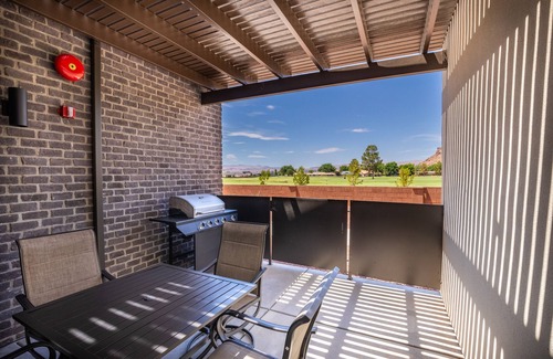 Bloomington Condo | Villa #33 at Bloomington Country Club