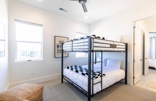 Bloomington Villa | Villa 38 - 4 Bedroom Townhome Pool and Hot Tub