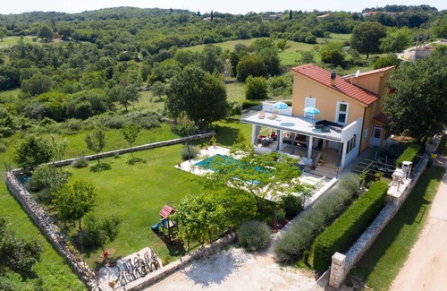 Kurili Villa | Villa ∙ 4 bedrooms ∙ 10 guests