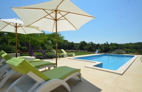 Kurili Villa | Villa ∙ 4 bedrooms ∙ 10 guests