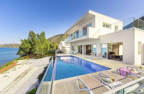 Pachyammos Villa | Villa ∙ 4 bedrooms ∙ 7 guests