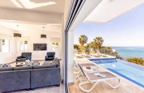 Pachyammos Villa | Villa ∙ 4 bedrooms ∙ 7 guests