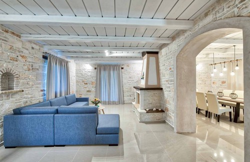 Alykes Villa | Villa ∙ 4 bedrooms ∙ 8 guests