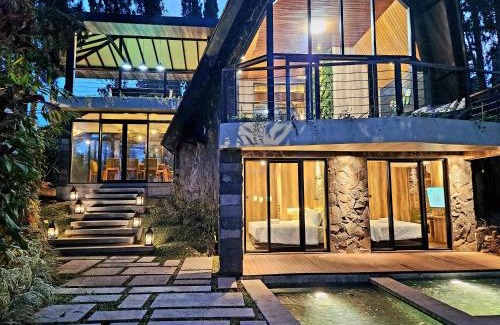 Oro Oro Ombo Villa | Villa 4-BR Klub Bunga No 4 Batu Malang