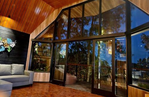 Oro Oro Ombo Villa | Villa 4-BR Klub Bunga No 4 Batu Malang