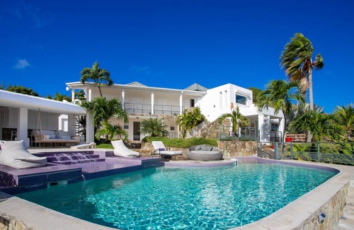 Nettle Bay Villa | Villa ∙ 5 bedrooms ∙ 10 guests
