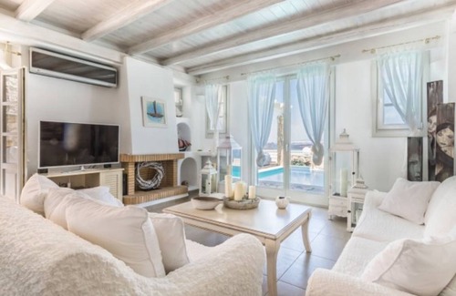 Akrotiri Villa | Villa ∙ 5 bedrooms ∙ 10 guests