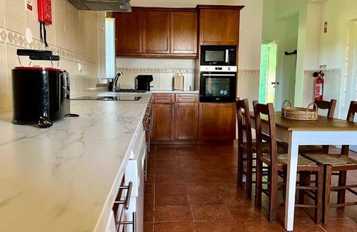 Alpalhao Villa | Villa ∙ 5 bedrooms ∙ 14 guests
