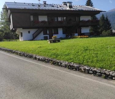 Cortina d'Ampezzo Apartment | Villa 5 Torri