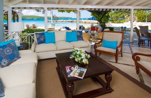 Discovery Bay Villa | Villa ∙ 9 bedrooms ∙ 18 guests