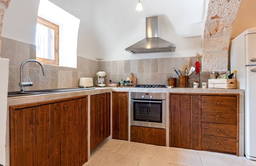 Locorotondo Villa | Villa "Acres Itria" with Private Pool, Wi-Fi & Air Conditioning