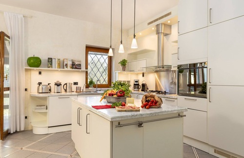 Uzzano Villa | Villa Adisa 8, Emma Villas