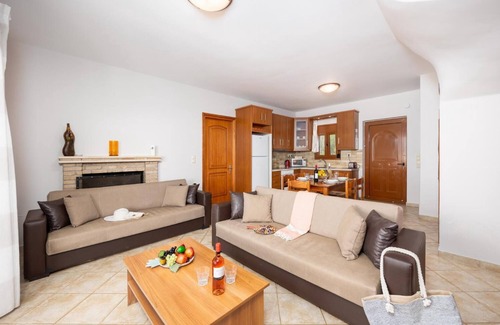 Mesovounia Villa | Villa Aetos - Three Bedroom Villa, Sleeps 8