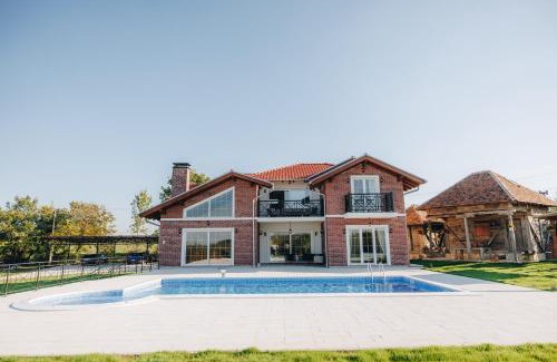 Topola Villa | Villa Alegria - Serbia, Topola