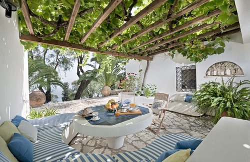 Chlomos Villa | Villa Alexis - Four Bedroom Villa, Sleeps 8