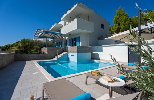 Omis Villa | Villa Allegra with 32msq heated pool, 300m far from sandy beaches, open sea view